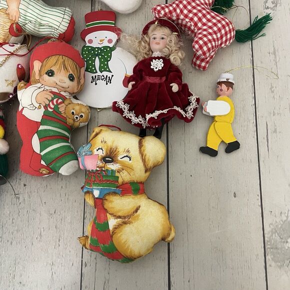 Vintage Lot Of 25 Various Mini Christmas Ornaments Painted Made In Taiwan - Picture 2 of 7